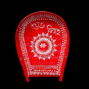 Boron Kulo is made up of bamboo skin. It is used in wedding rituals (as khoidaan and boron dala) and puja purposes.