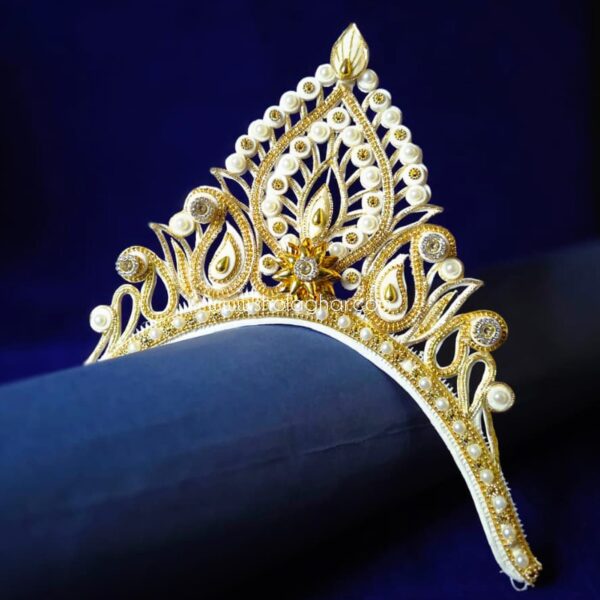 Mandir Mukut (White)