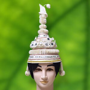 Shola Ghar’s Topor-Mukut Set is more than just an accessory, it’s a symbol of Bengal’s cultural pride and personal elegance. Our exquisite headgear is an essential addition to your wedding attire, embodying the rich cultural heritage of Bengal. In Shola Ghar’s Topor-Mukut Set, both bride’s and groom’s headgear are there, which has been traditionally worn by them as part of the Bengali Hindu wedding ceremony.