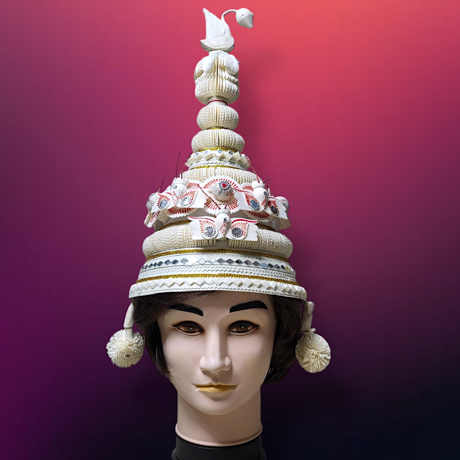 WhatsApp-Image-2024-07-29-at-17.10.56-3.jpeg Shola Ghar's Bridal Topor is perfectly designed for the Groom