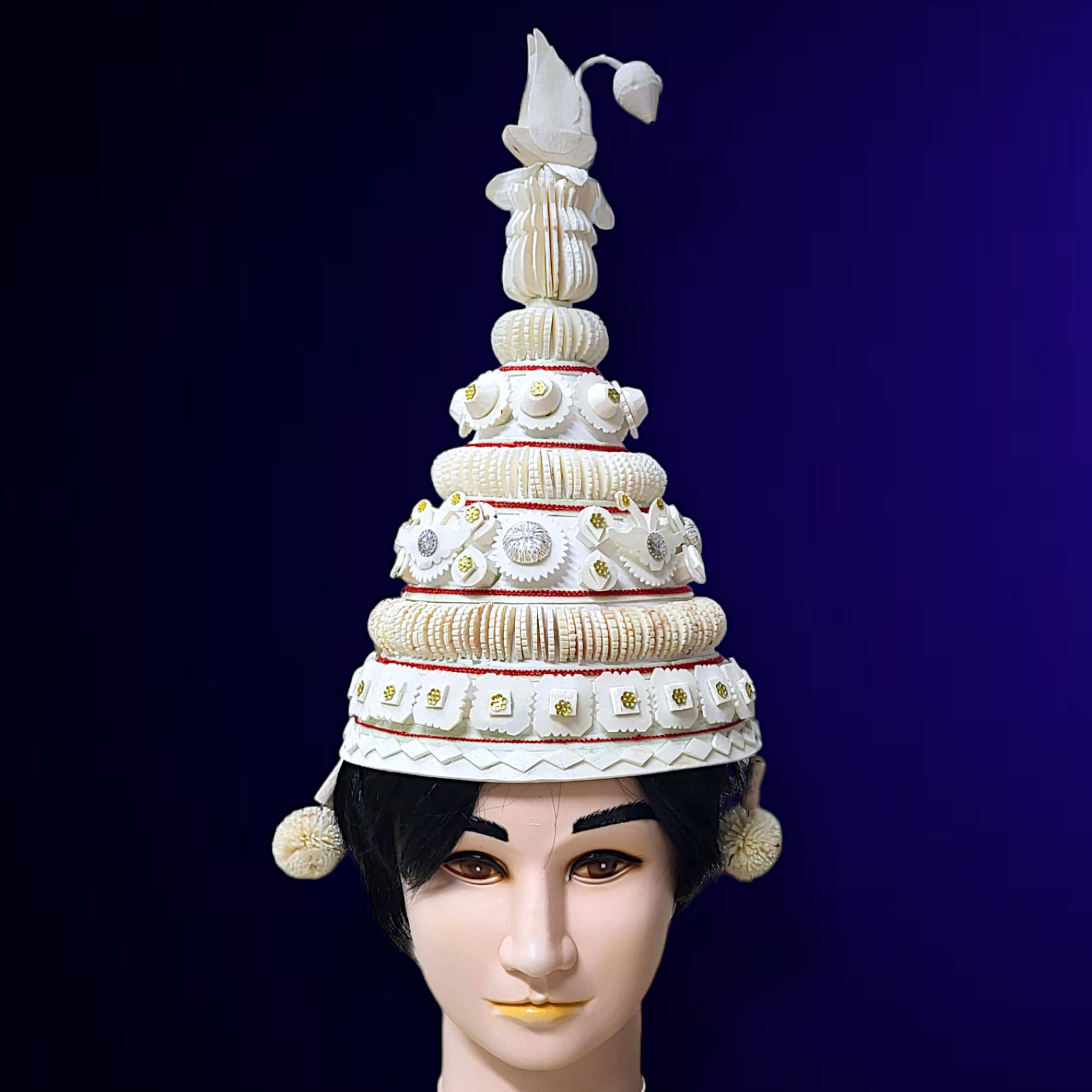 WhatsApp-Image-2024-07-29-at-17.32.00-1-scaled-1.jpeg Shola Ghar's Bridal Topor is perfectly designed for the Groom